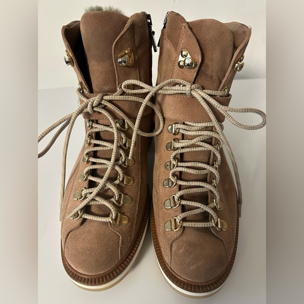 Santoni Fur-Lined Suede Alpine Boots – Beige, Gold Hardware, Size 7.5
